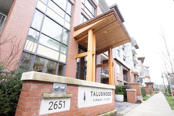 320 - 2651 Library Lane, Lynn Valley, North Vancouver 